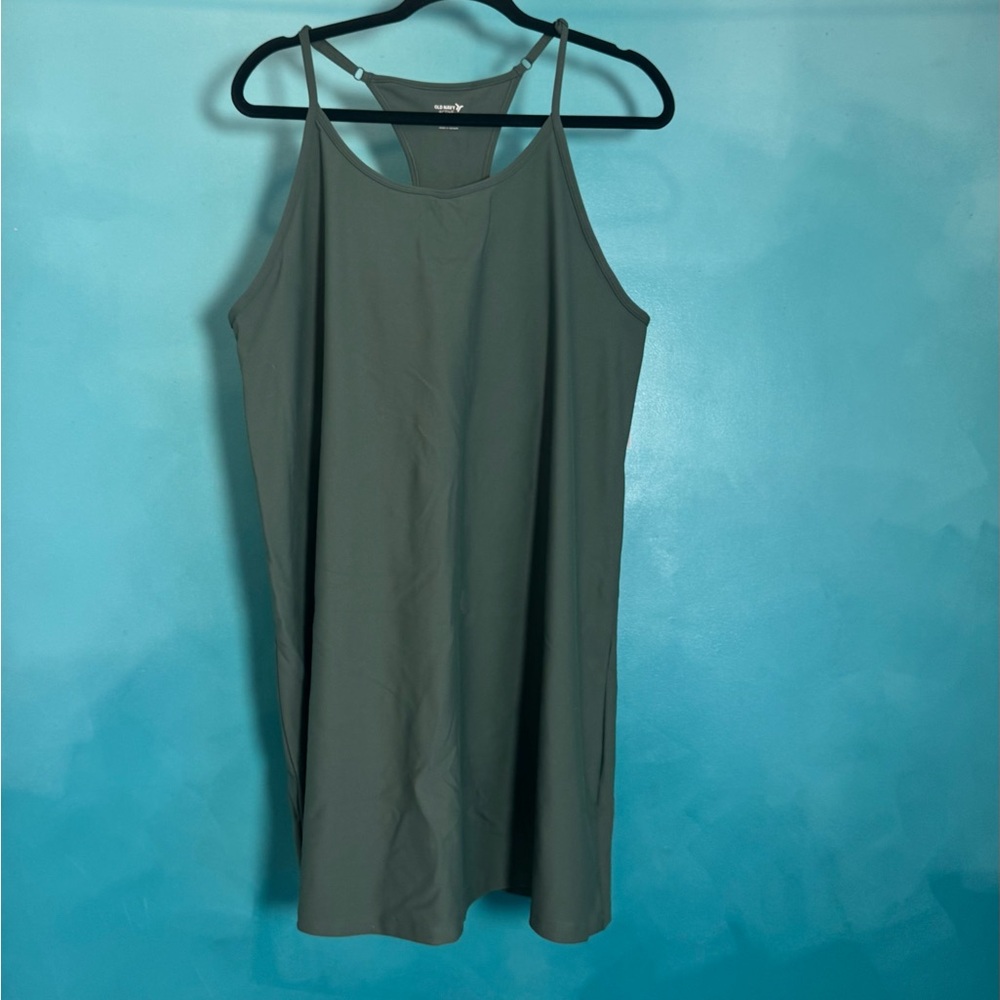 Old Navy Active Powersoft Tank Top in Olive